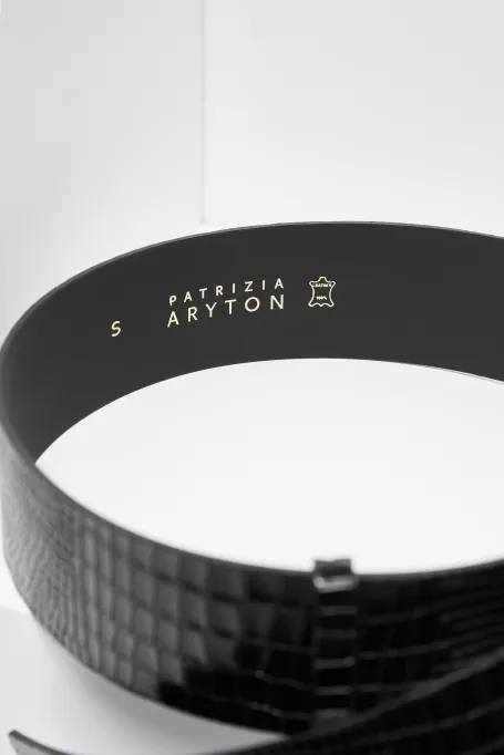 Skórzany pasek z tłoczeniem czarny