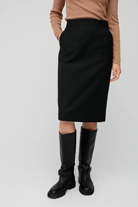 Czarna spódnica do garnituru z wełną dziewiczą