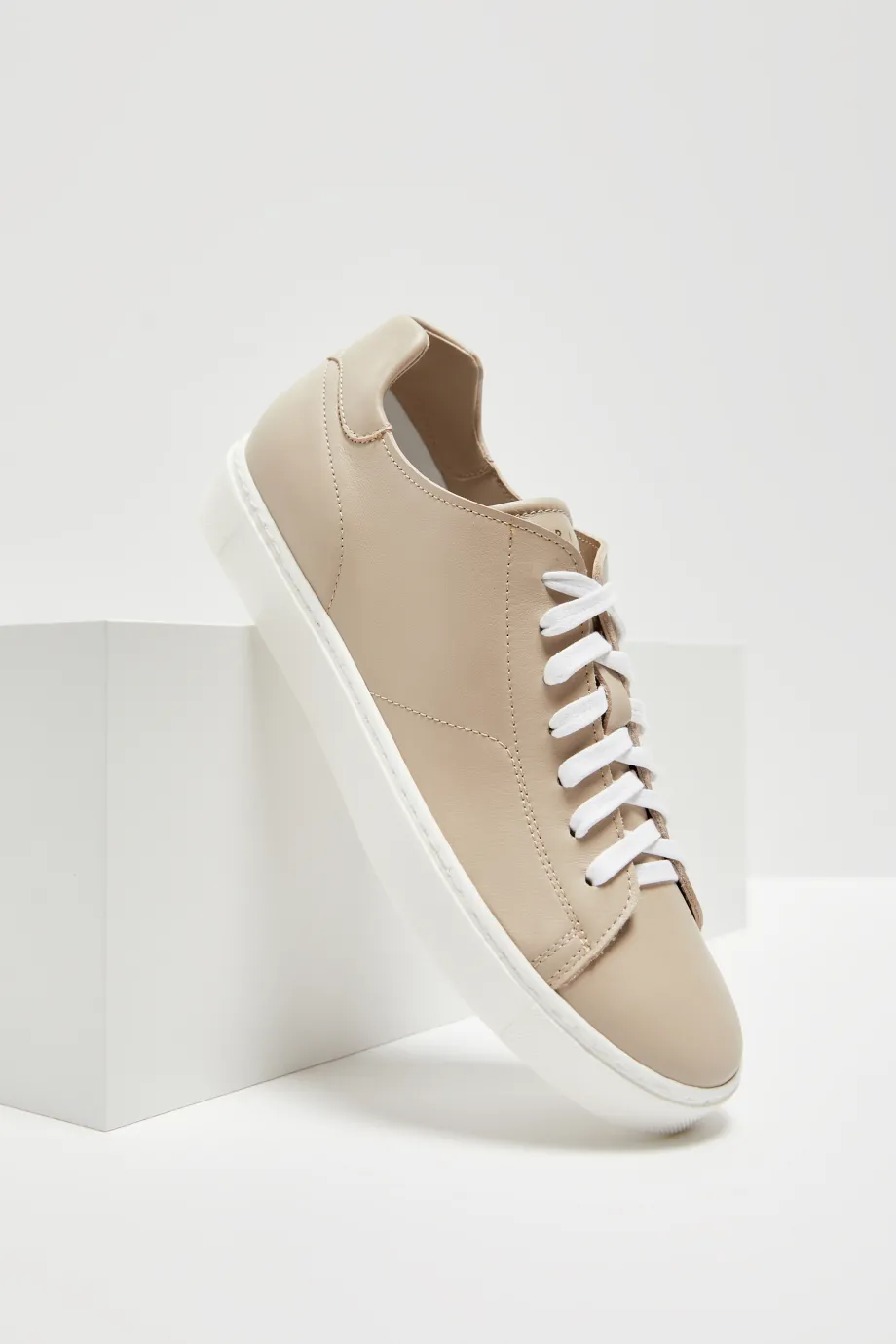 skorzane-buty-sportowe.jpg