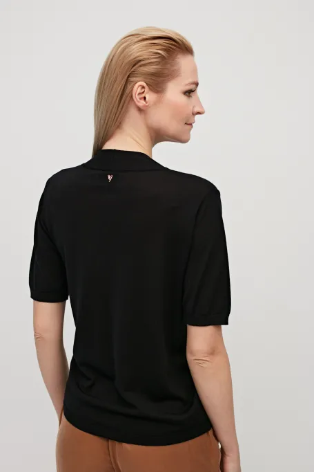 Czarna bluzka z wełną dekolt v