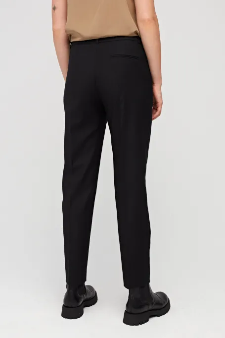 Granatowe spodnie do garnituru