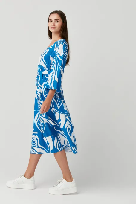 Biało-niebieska zwiewna sukienka w kwiaty - Patrizia Aryton Biało-niebieska zwiewna sukienka w kwiaty - Patrizia Aryton