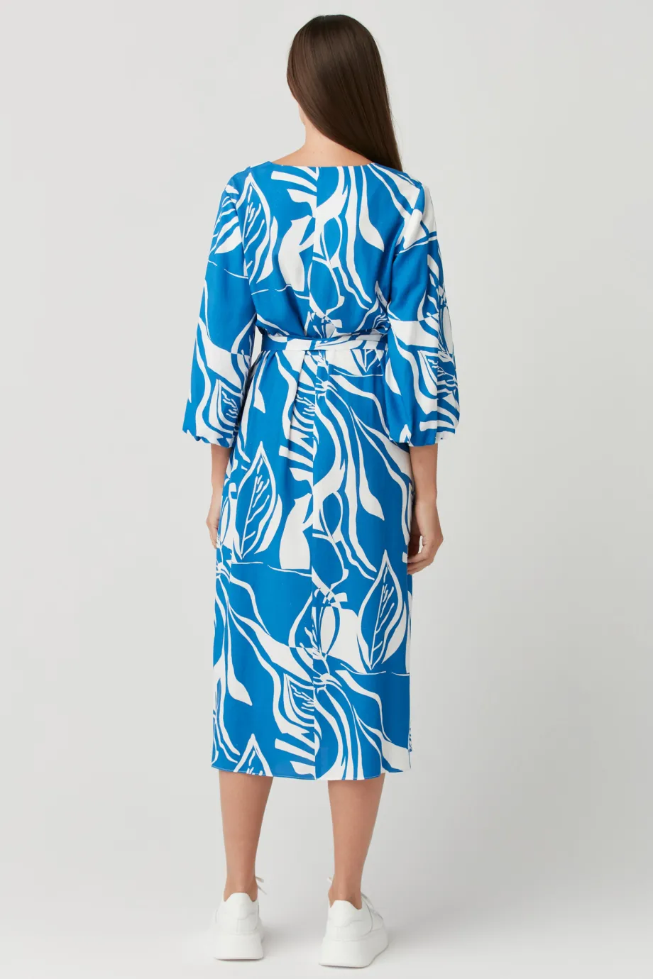 Biało-niebieska zwiewna sukienka w kwiaty - Patrizia Aryton Biało-niebieska zwiewna sukienka w kwiaty - Patrizia Aryton