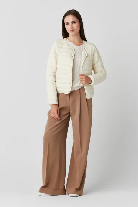 Krótka kurtka puchowa beż