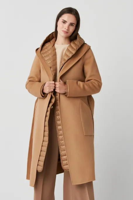 Lekka puchowa kurtka z kapturem Mila camelowy