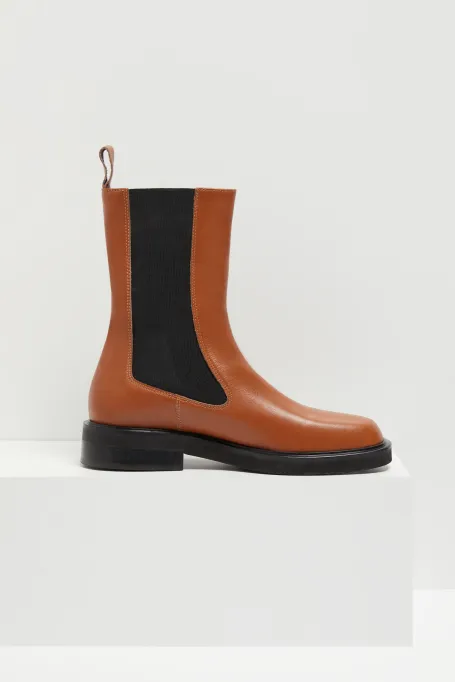Skórzane buty sztyblety camelowy