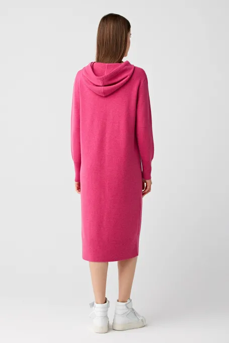 Sukienka z kapturem z wełną merynosową różowy