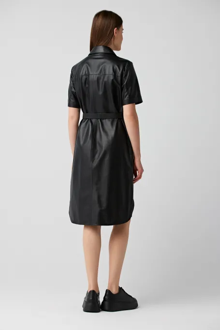 Czarna skórzana sukienka