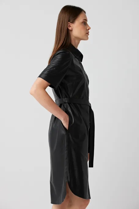 Czarna skórzana sukienka