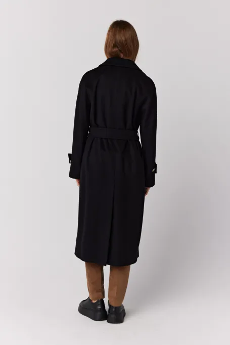 Długi czarny płaszcz z paskiem z wełny jagnięcej