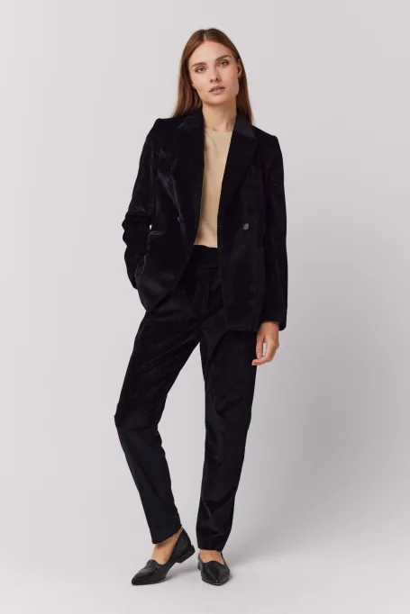 Czarny aksamitny żakiet dwurzędowy