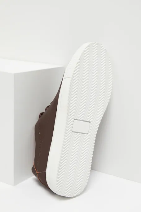 Brązowe skórzane sneakersy