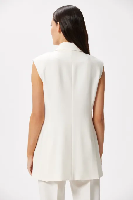 Biała kamizelka dwurzędowa do garnituru