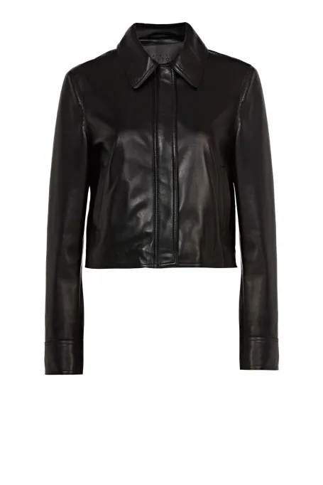 Czarna skórzana kurtka