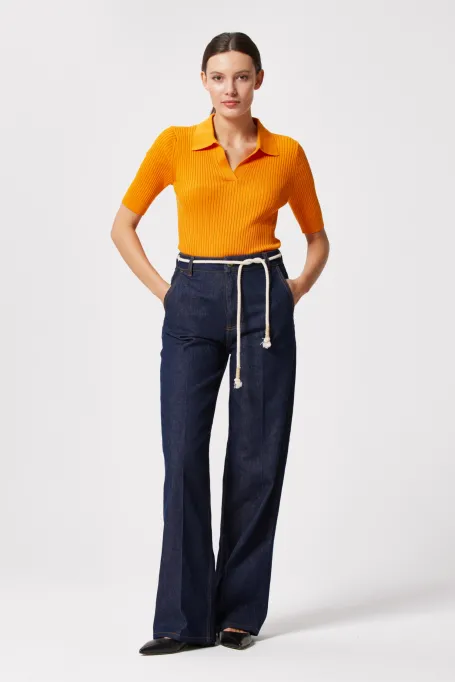 Granatowe szerokie spodnie jeans