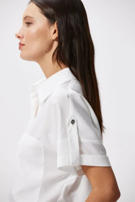 Biała koszula z krótkim rękawem