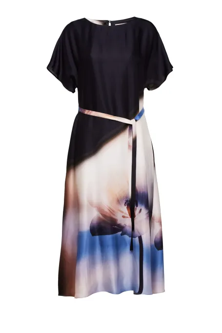 Sukienka w kwiaty Sukienka w kwiaty