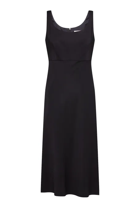 Czarna sukienka midi na szerokich ramiączkach