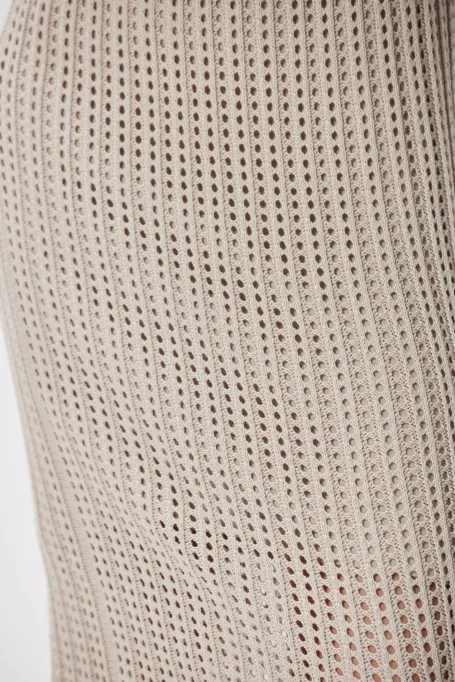 Ażurowa sukienka midi beż