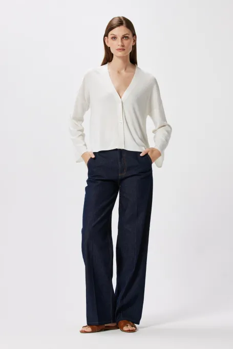 Biały krótki kardigan z jedwabiem