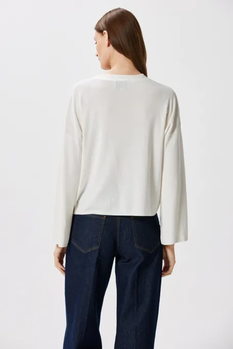 Biały krótki kardigan z jedwabiem