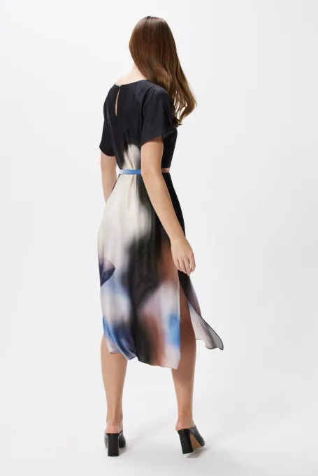 Sukienka w kwiaty Sukienka w kwiaty