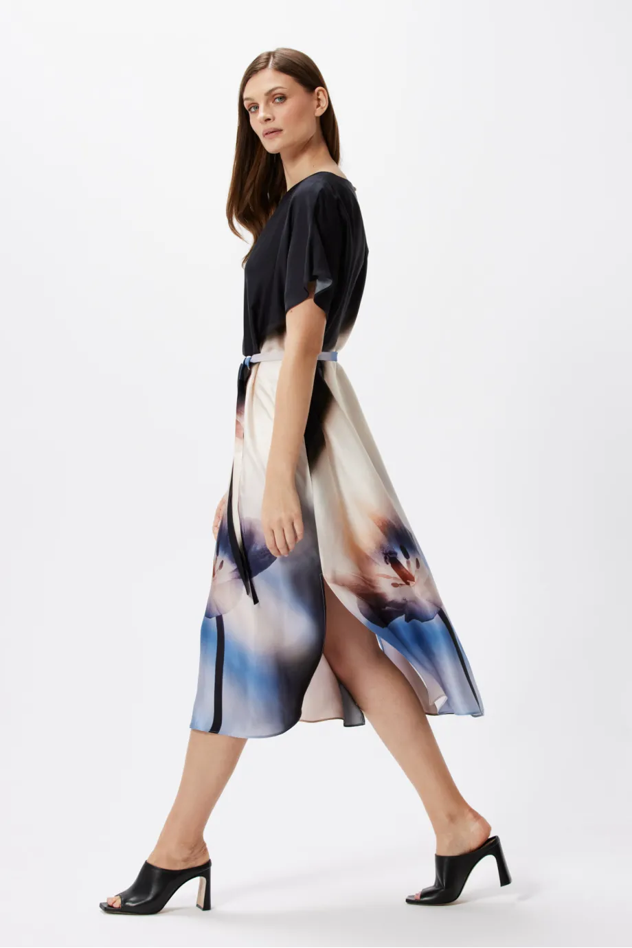 Sukienka w kwiaty Sukienka w kwiaty