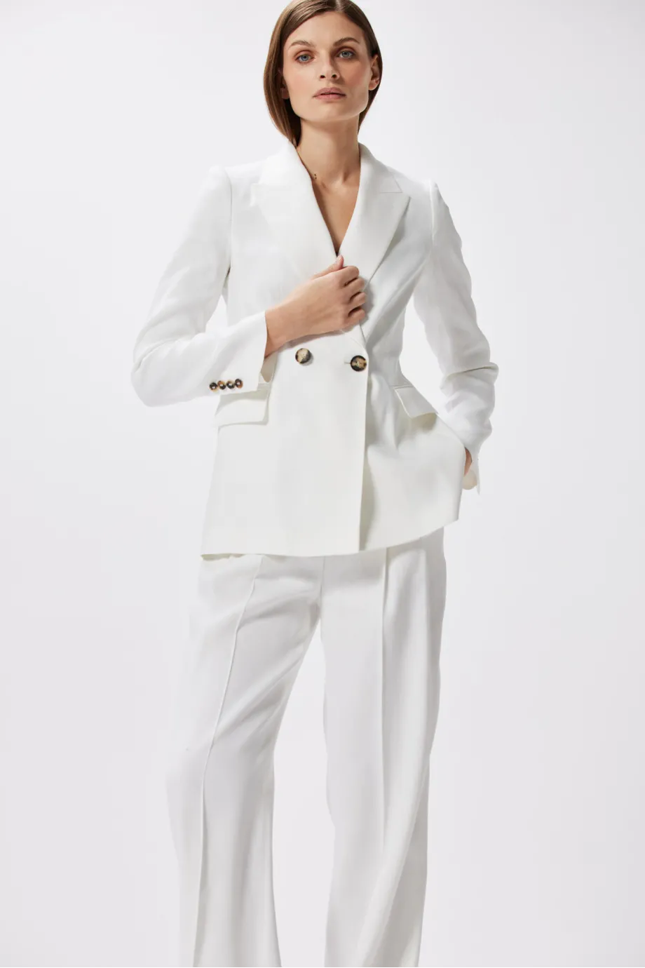 Biały żakiet z lnem do garnituru Biały żakiet z lnem do garnituru