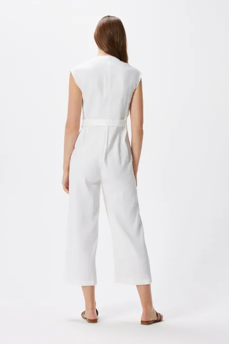 Biały kombinezon z lnem