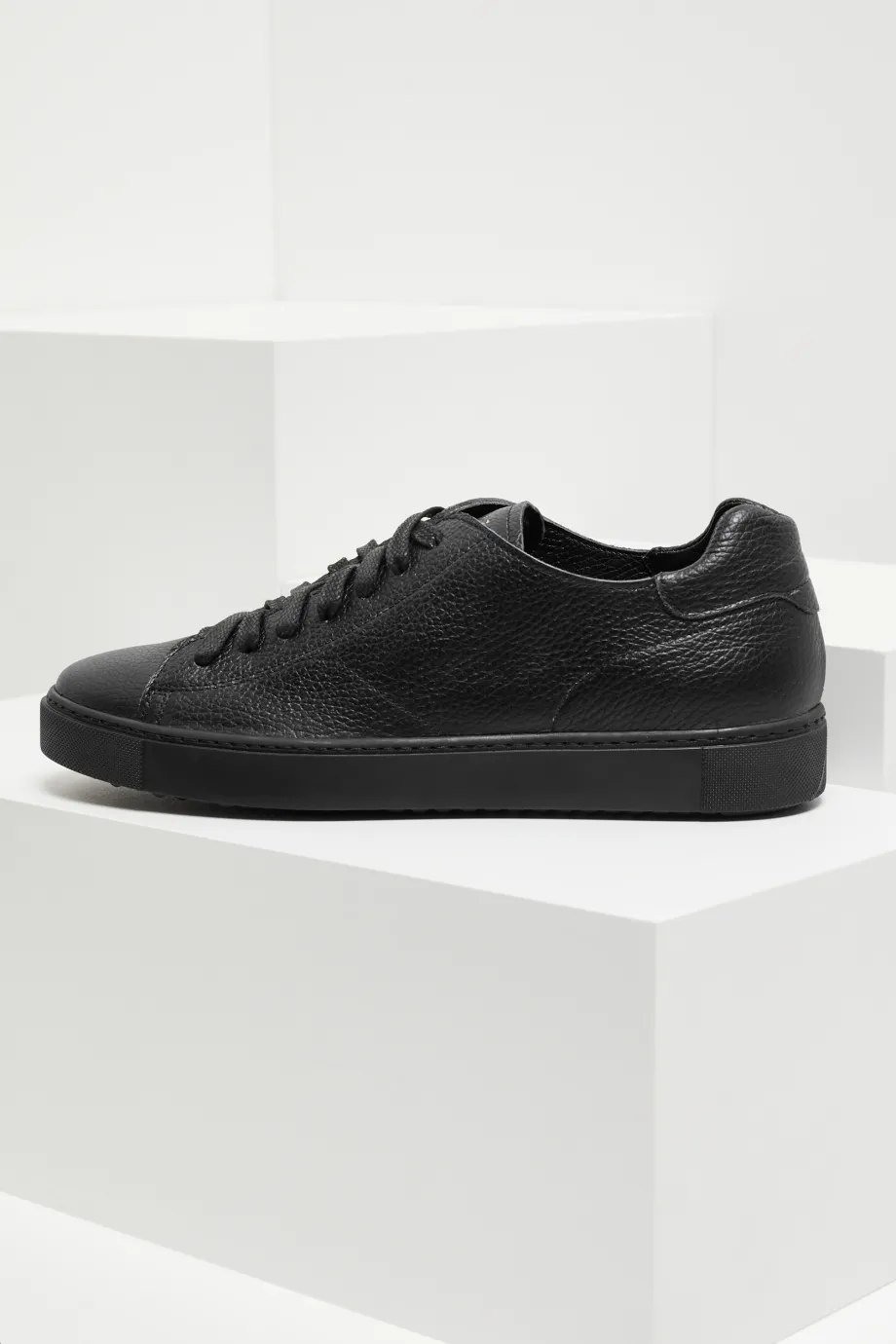Czarne skórzane sneakersy Czarne skórzane sneakersy