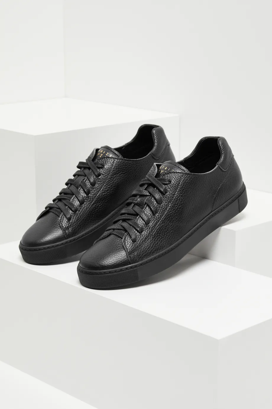 Czarne skórzane sneakersy Czarne skórzane sneakersy