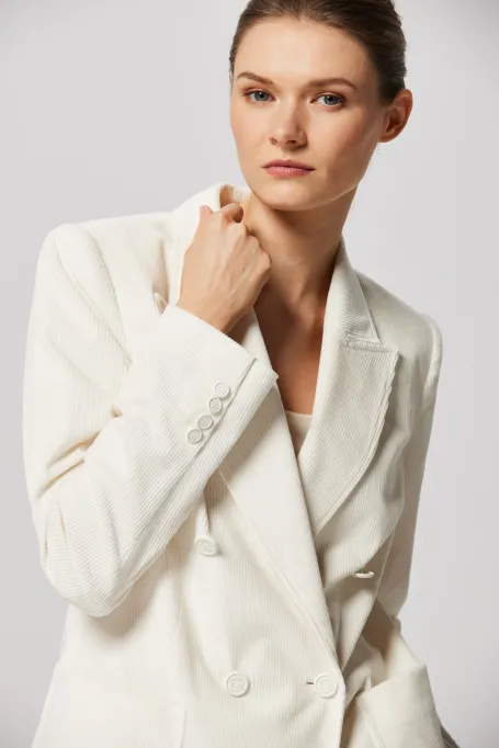 Biały żakiet do garnituru