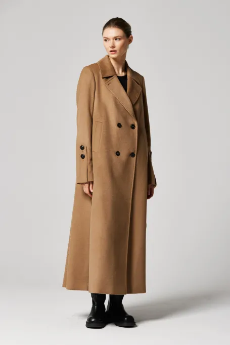 Długi płaszcz z wełną i jedwabiem camelowy