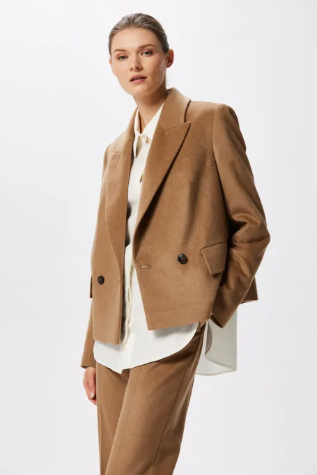 Krótka kurtka z jedwabiem camelowy