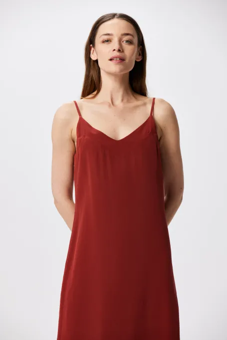 Ceglana jedwabna sukienka