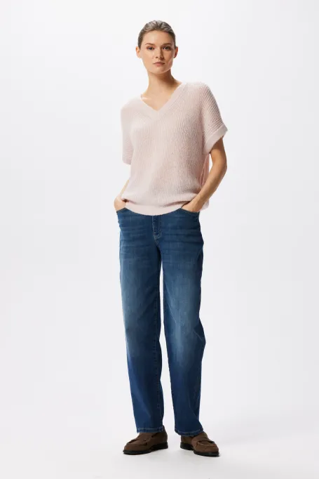 Bluzka z dekoltem w szpic w jasnym różu