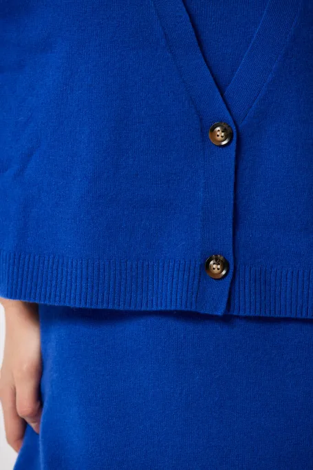 Krótki kardigan z kaszmirem niebieski