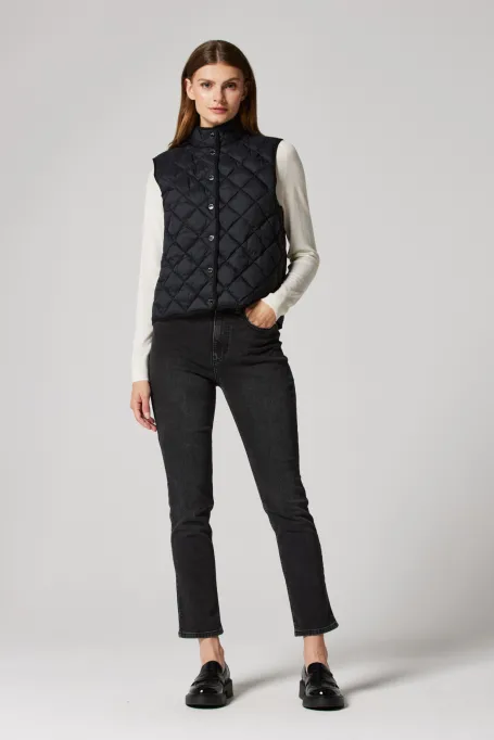 Czarna pikowana kamizelka