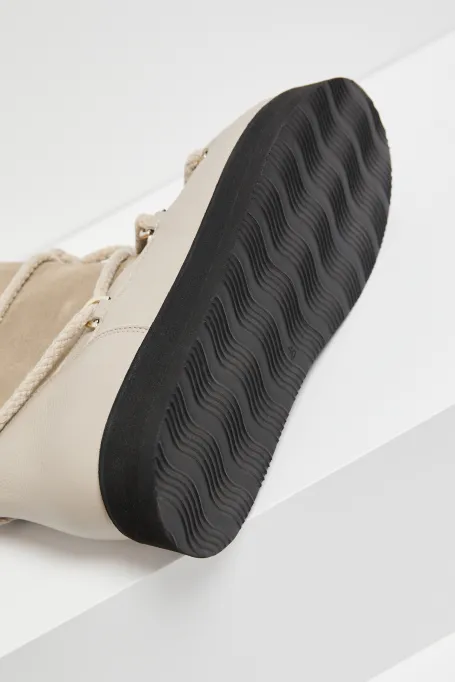 Beżowe skórzane śniegowce