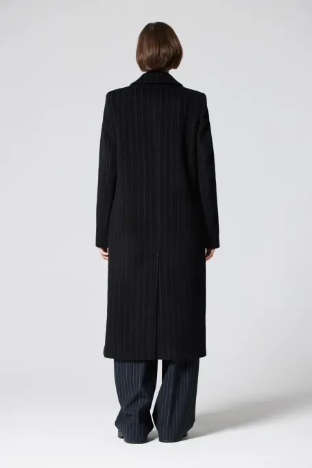 Wełniany płaszcz w tenis czarny