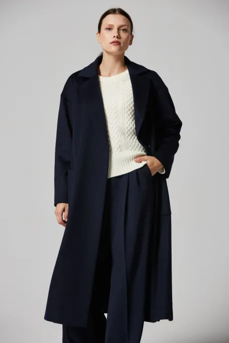 Granatowy wełniany płaszcz z paskiem 