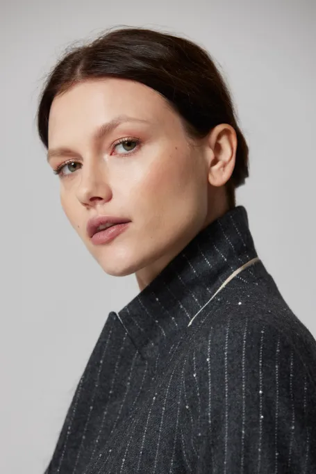 Szary żakiet z wełną w srebrny prążek 