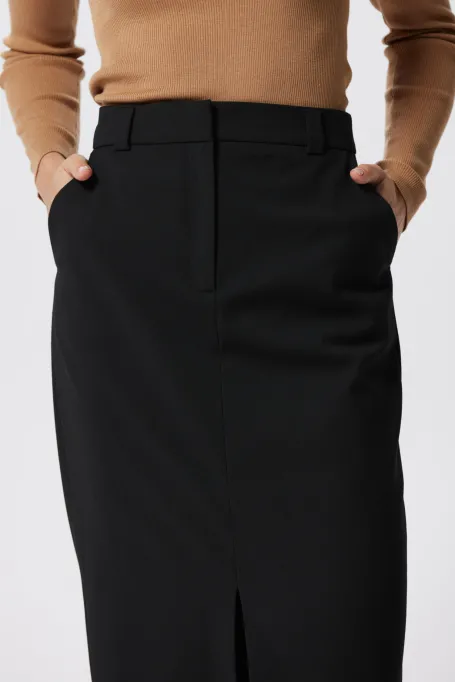 Czarna spódnica z wełną 