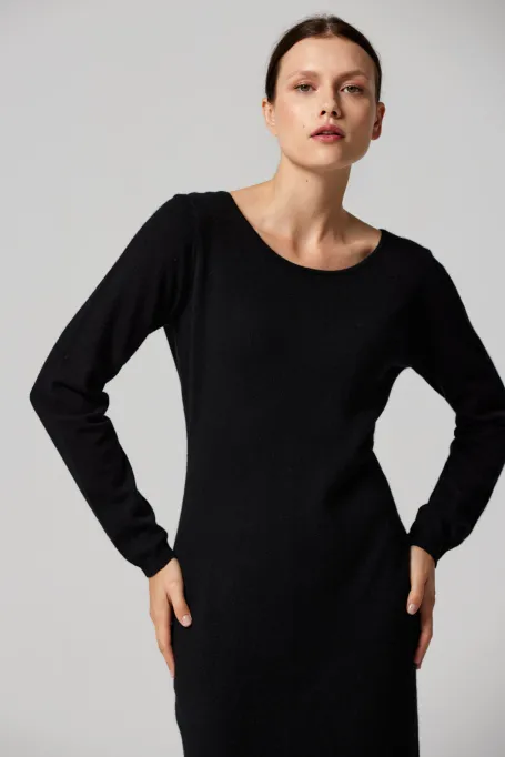 Czarna sukienka z kaszmiru midi 