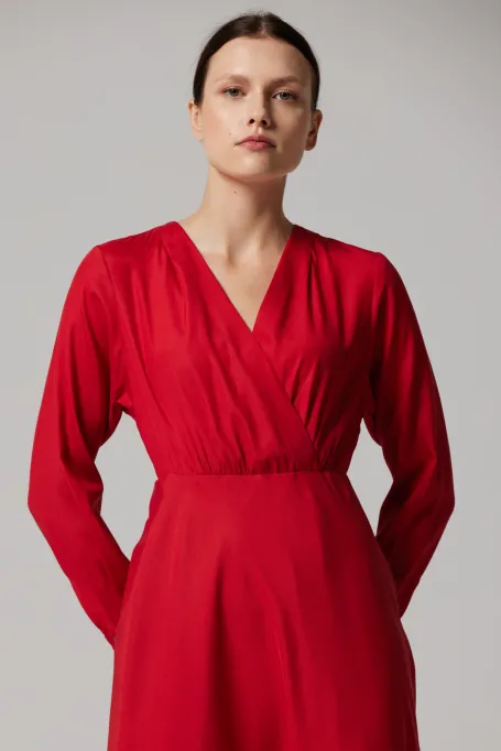 Czerwona sukienka z jedwabiu