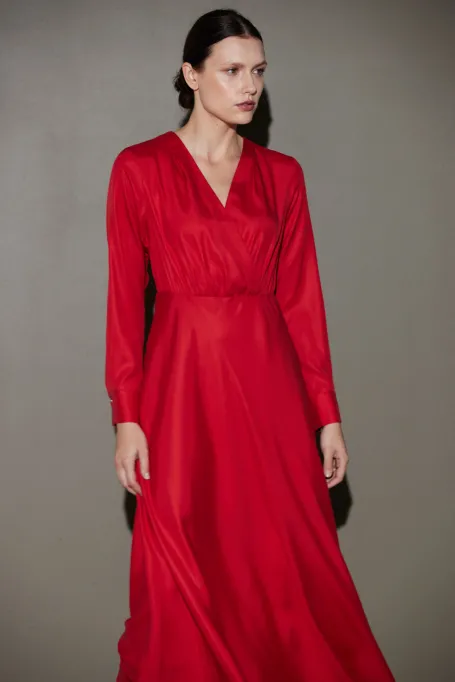 Czerwona sukienka z jedwabiu 