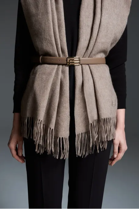 Skórzany pasek z klamrą logo PA beż