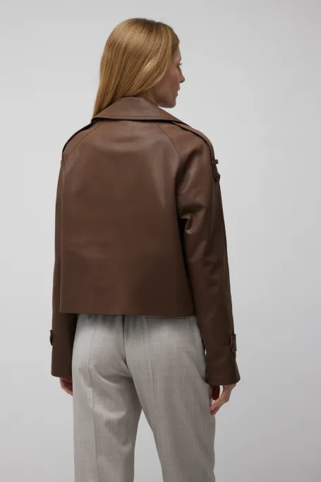 Brązowa kurtka z pagonami