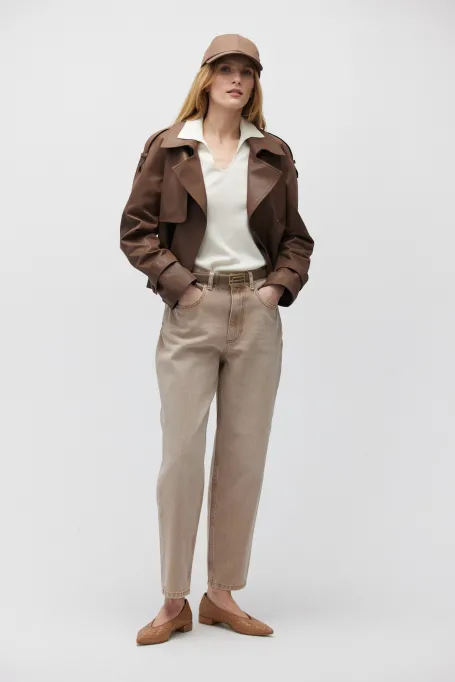 Brązowa kurtka z pagonami