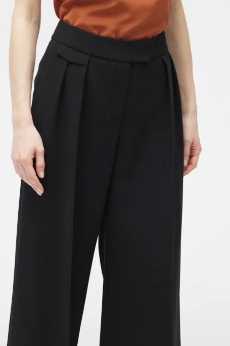 Czarne szerokie spodnie z mankietami